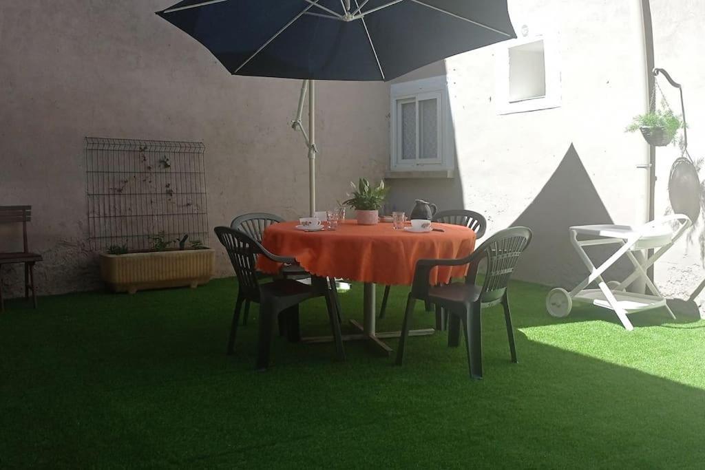 Le Gite De Flavie Montpeyroux  外观 照片